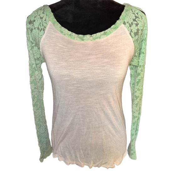 Penelope Project - Floral Lace Long Sleeve - - Picture 3 of 5